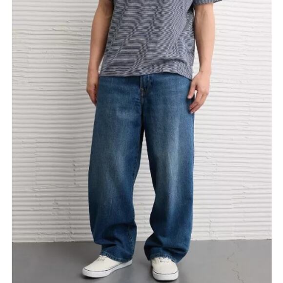 American Eagle Outfitters Other - American Eagle AE Mens Baggy Jeans Size 32x27 Medium Wash Blue Denim